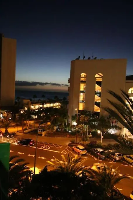 Soleado Y Flamante Apartamento En Los Cristianos De Membrillosuites