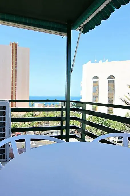 Soleado Y Flamante Apartamento En Los Cristianos De Membrillosuites Los Cristianos (Tenerife)